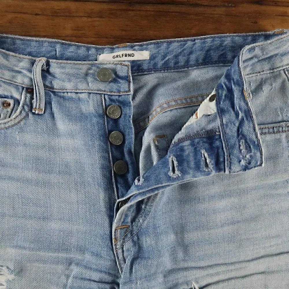 GRLFRND HELENA TAINTED LOVE DISTRESSED CUT OFF BUTTON FLY BLUE JEANS SIZE 25